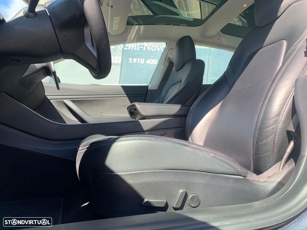 Tesla Model 3 - 14