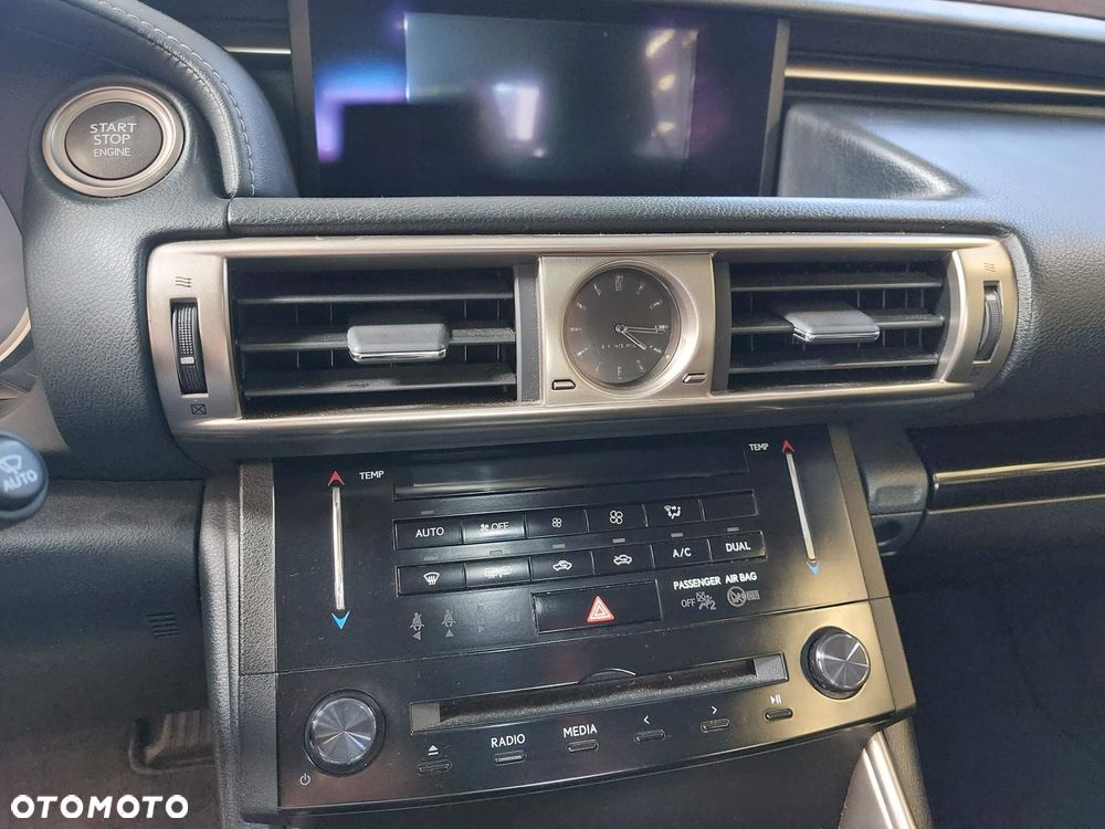 Lexus IS 250 Elegance - 18