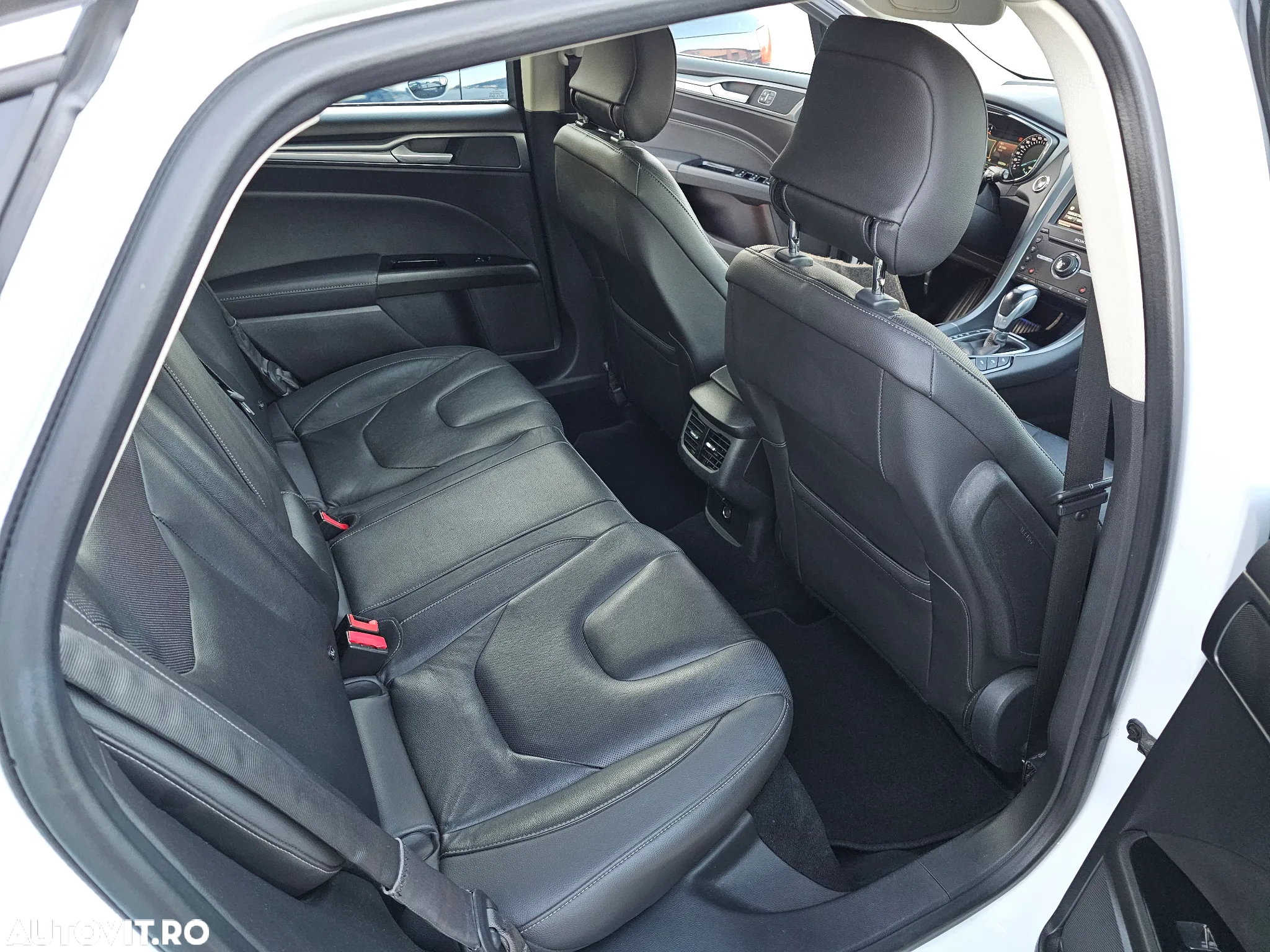 Ford Mondeo - 10