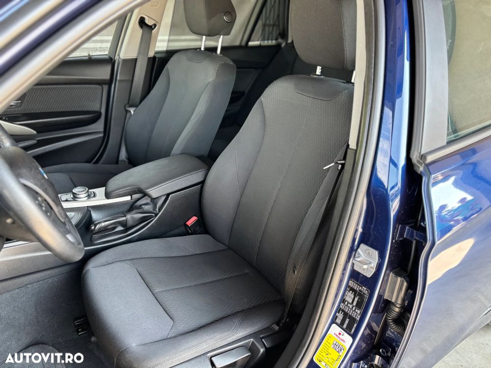 BMW Seria 3 316d Touring Aut. - 30