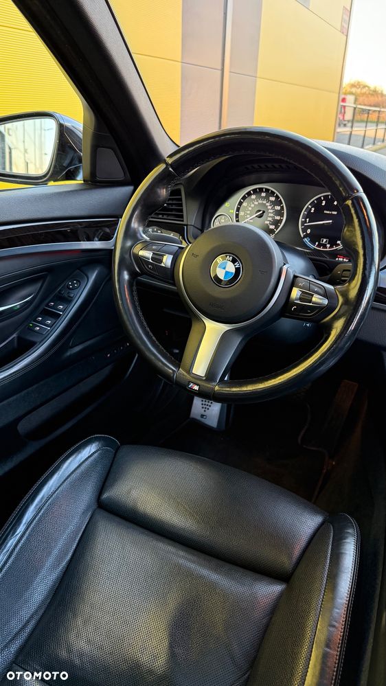 BMW Seria 5 535i xDrive - 28