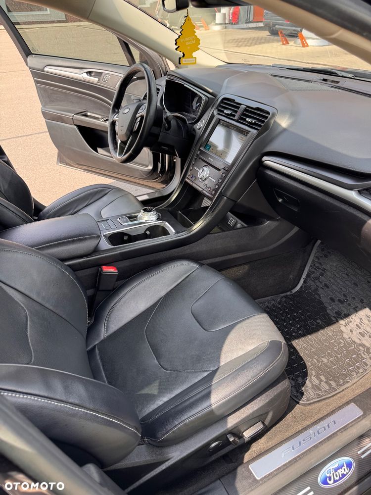 Ford Fusion - 8