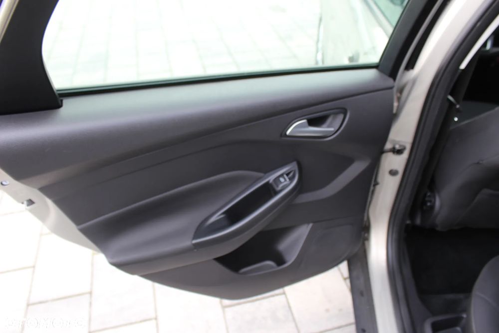 Ford Focus 1.6 TDCi ECOnetic 88g Start-Stopp-System Titanium - 31