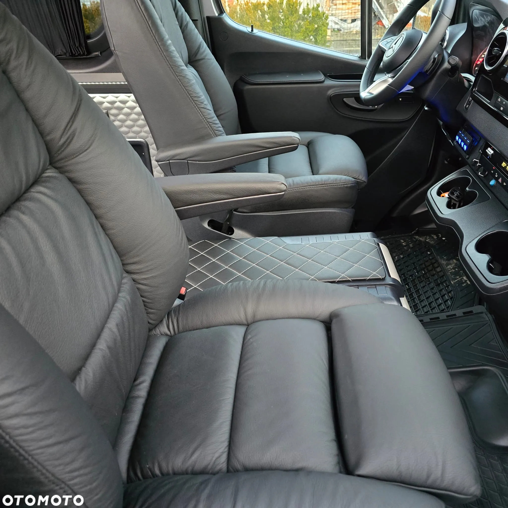 Mercedes-Benz Sprinter - 33