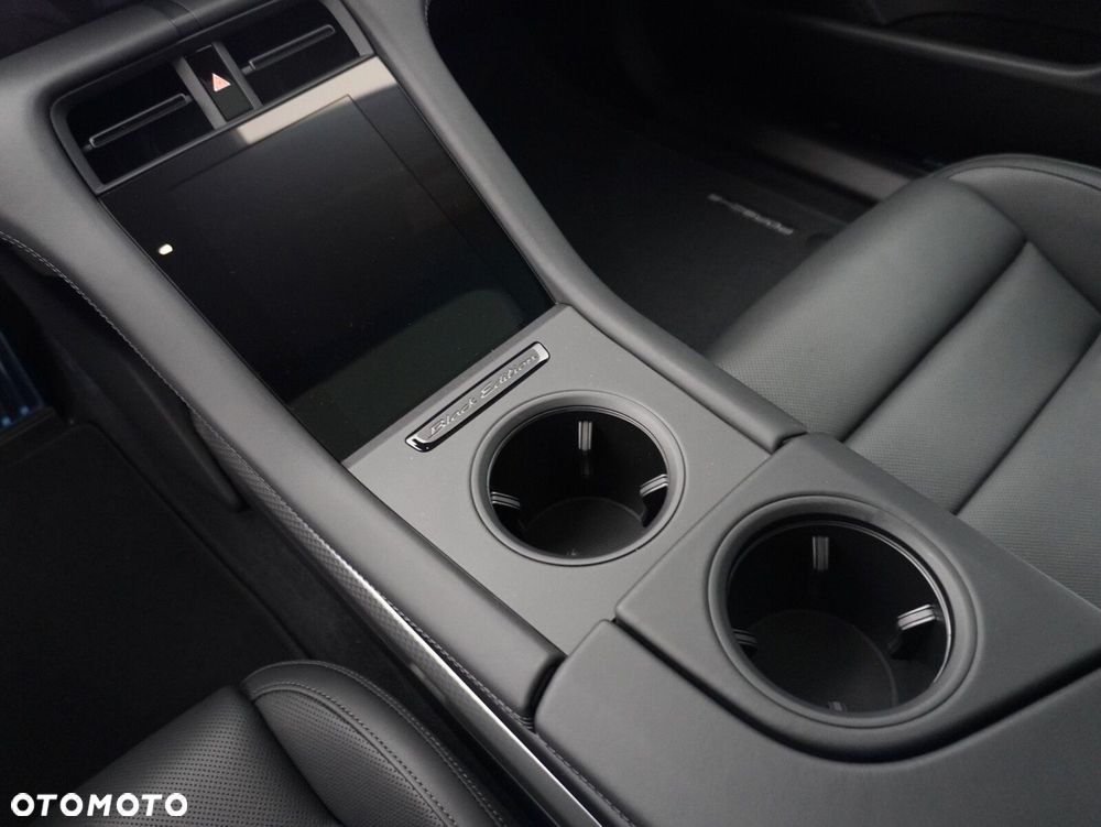 Porsche Taycan 105kWh 4S Black Edition - 29