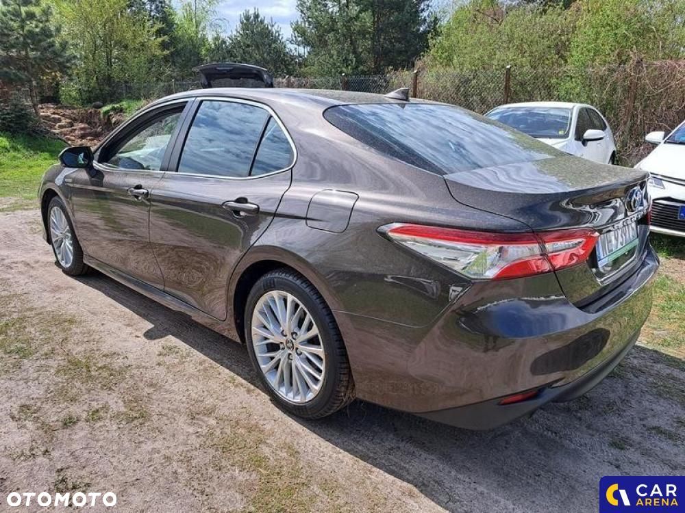 Toyota Camry - 1