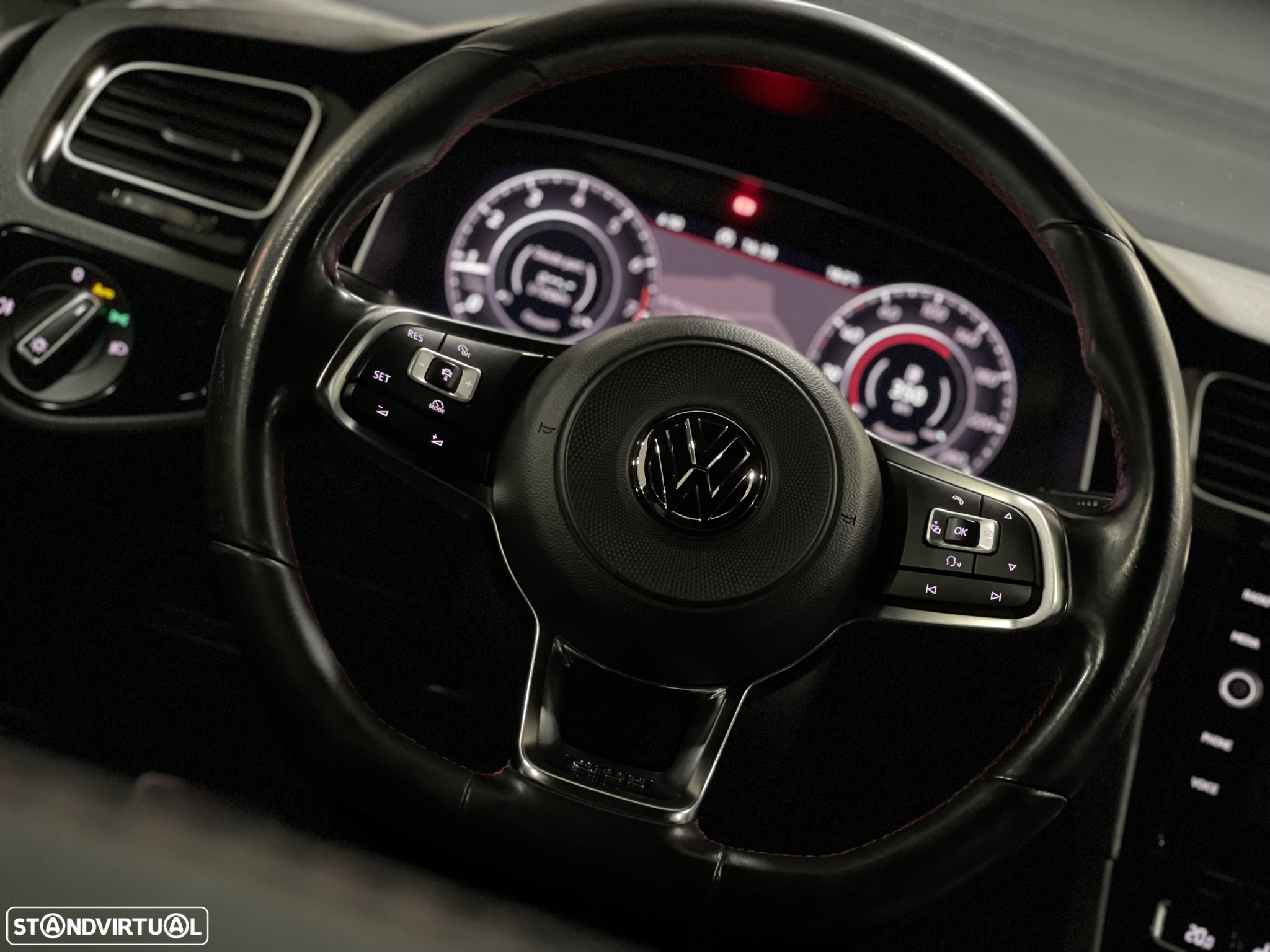 VW Golf 2.0 TSI GTI DSG Performance - 12