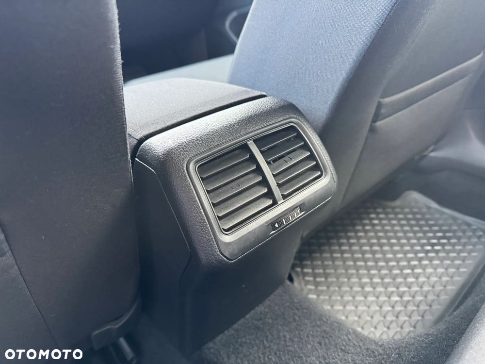 Volkswagen Golf - 26