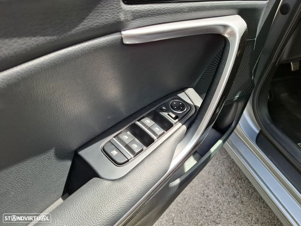 Kia Ceed SW 1.6 CRDi TX+SRF - 14