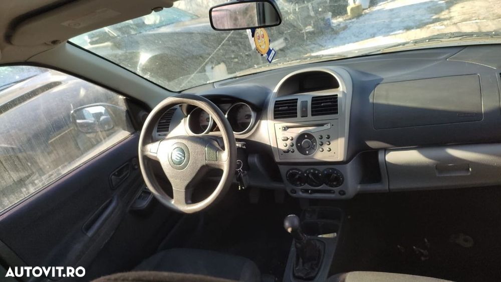 Dezmembrez suzuki ignis 1.3 4x2 și 1.5 benzina 4x4 fabricatie 2005 - 7