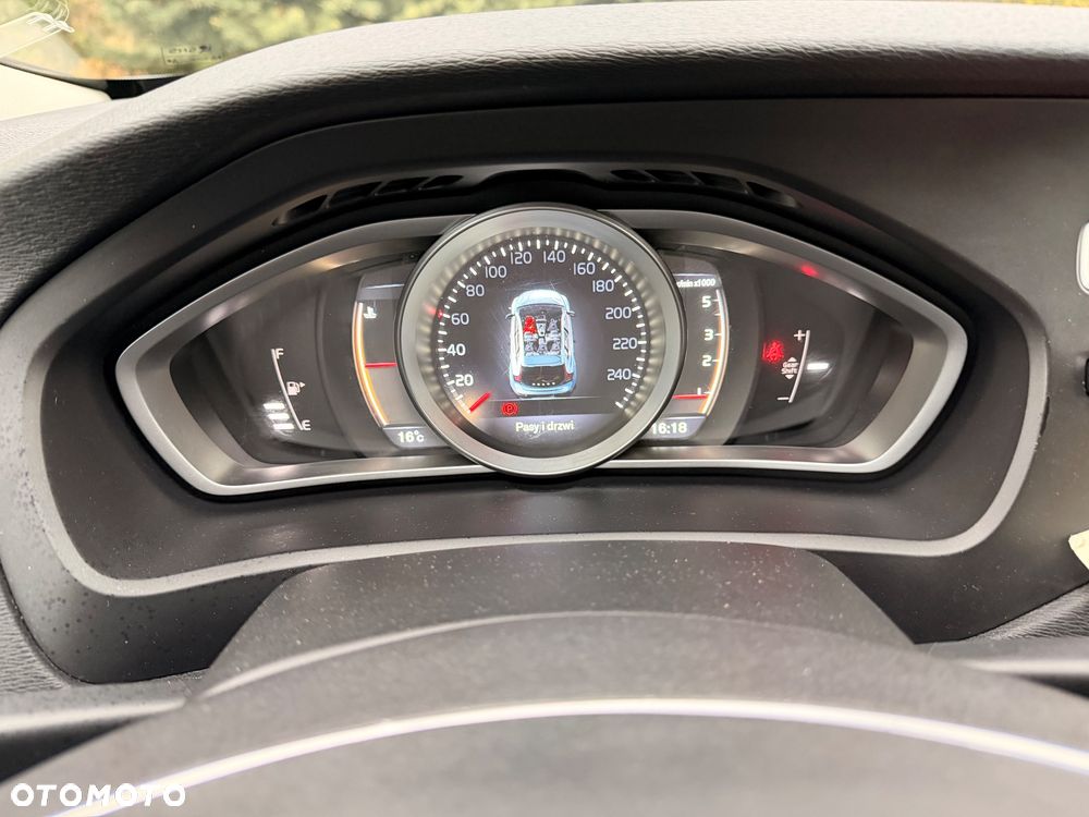 Volvo V40 D2 Summum - 28