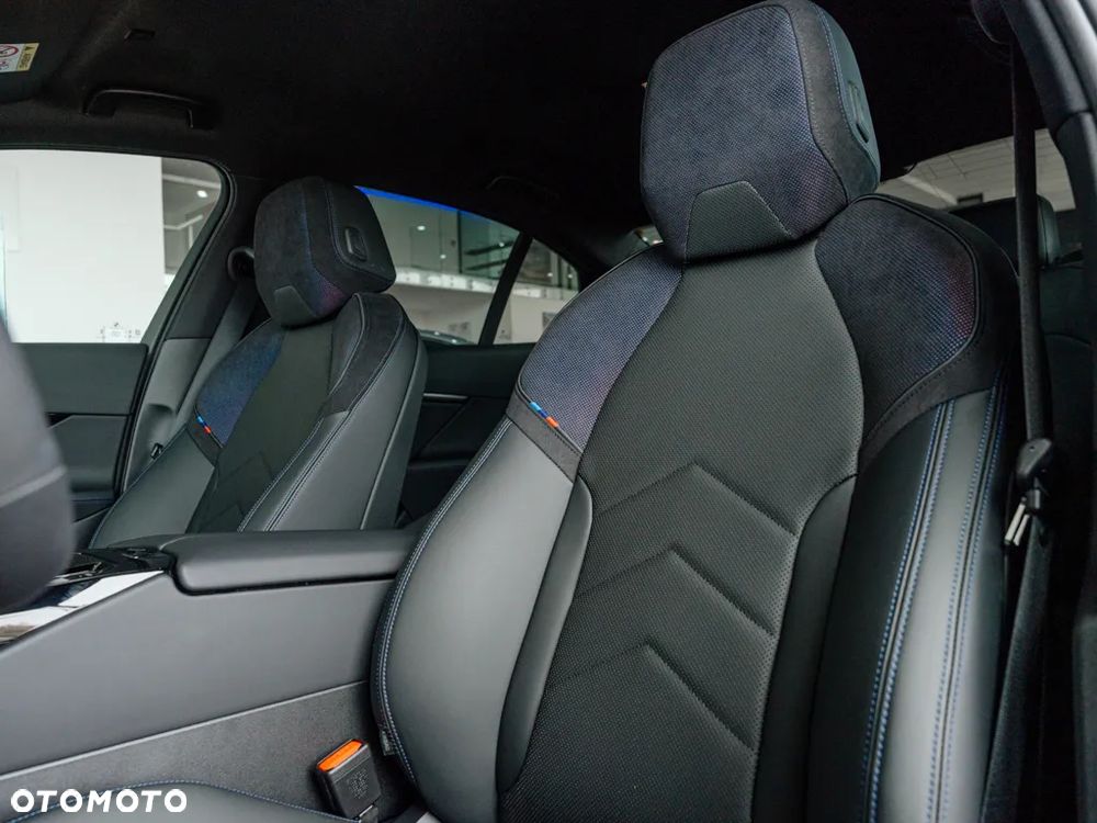 BMW Seria 5 530e xDrive PHEV M Sport - 13