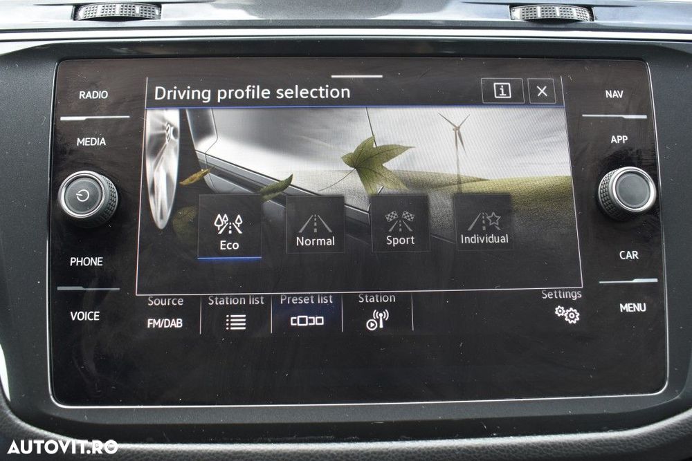 Volkswagen Tiguan 2.0 TDI 4Mot DSG Life - 20