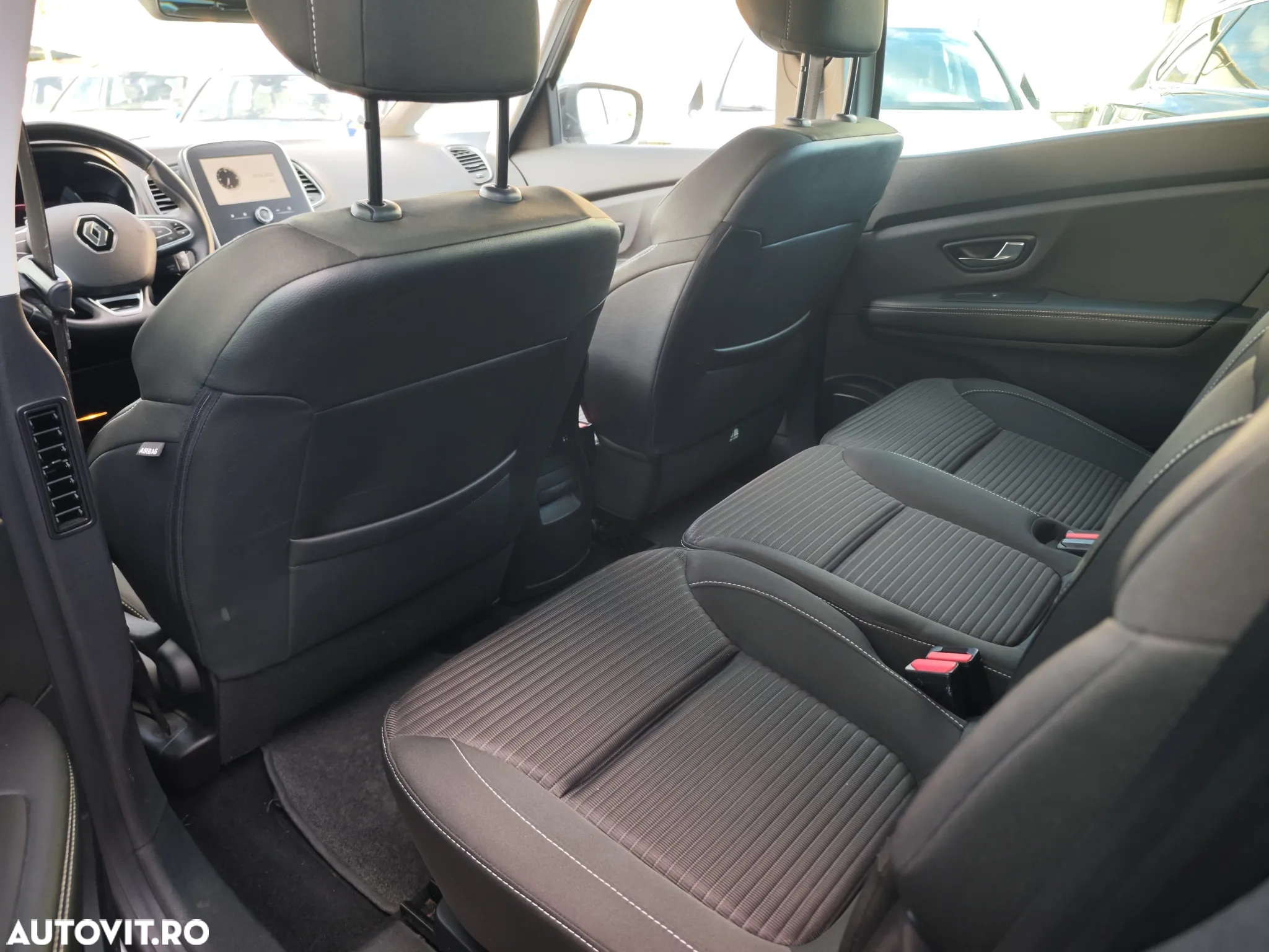 Renault Grand Scenic BLUE dCi 120 EDC BUSINESS EDITION - 12