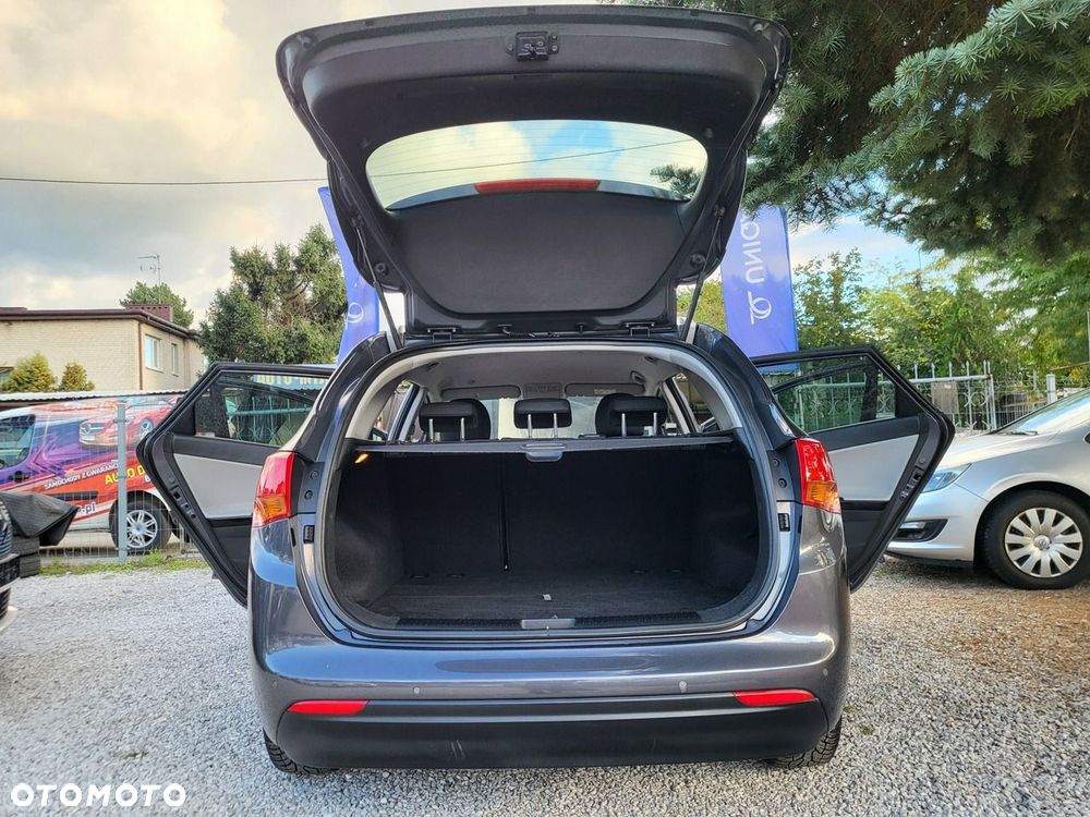 Kia Ceed - 9