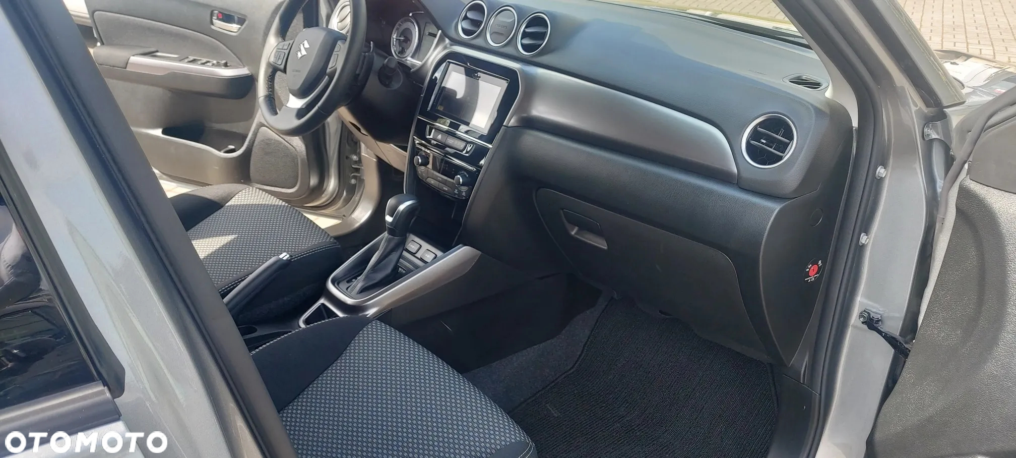 Suzuki Vitara 1.5 Strong Hybrid Premium 2WD AGS - 9