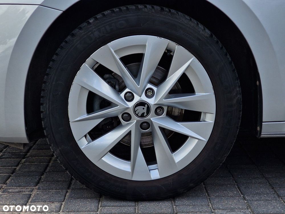 Skoda Octavia 1.5 TSI mHEV Selection DSG - 11
