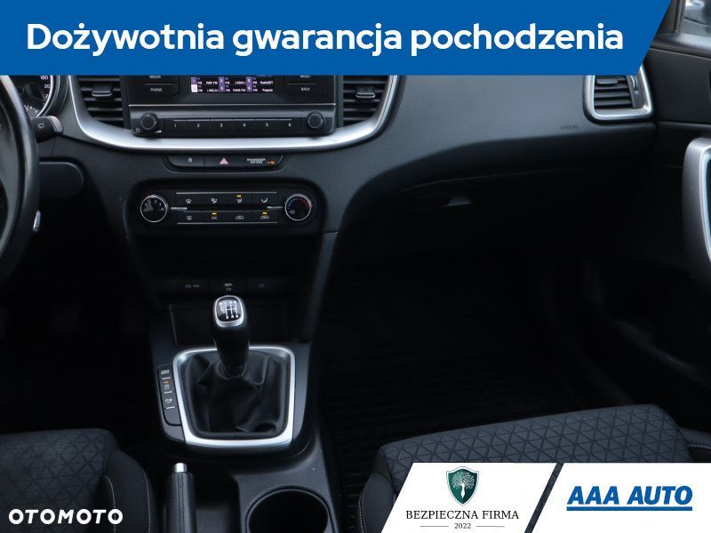 Kia Ceed - 9