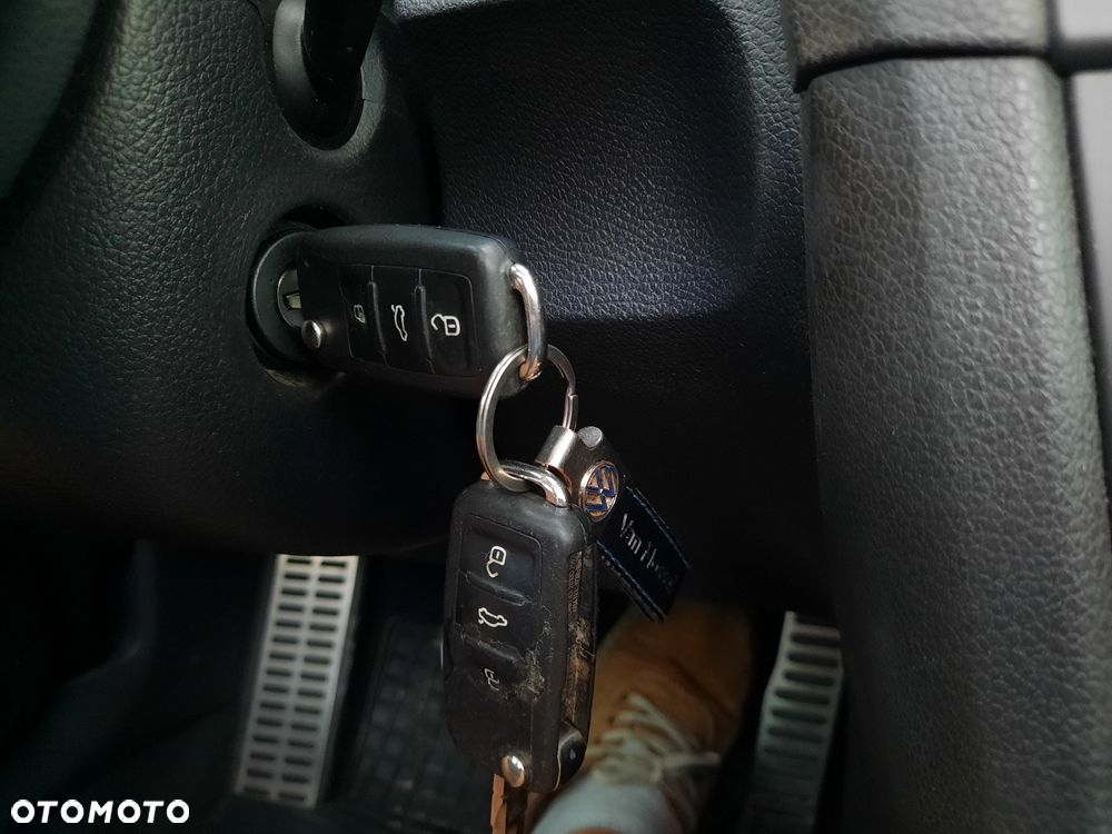 Volkswagen Golf 1.6 TDI Comfortline - 28