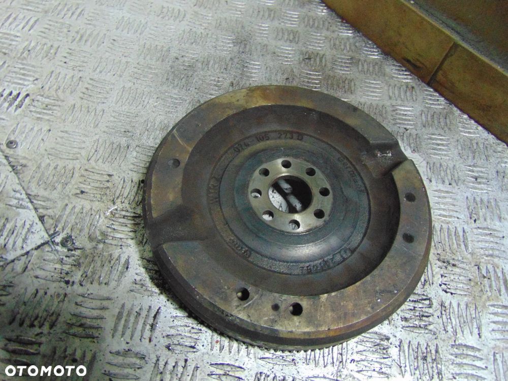 Koło zamachowe t4 2,4 d 074105273D cena sztuka - 2