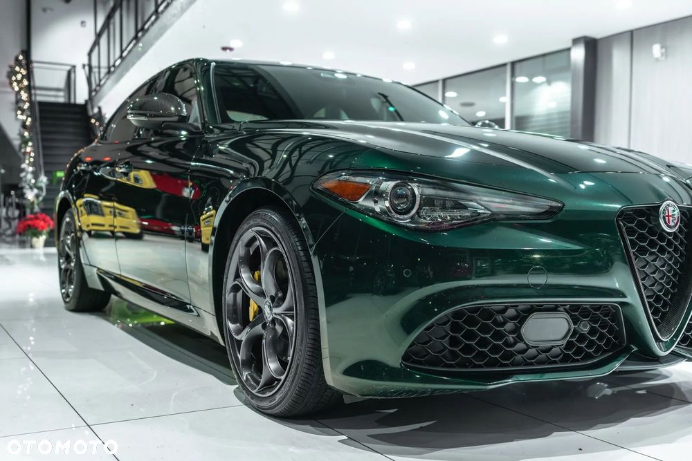 Alfa Romeo Giulia 2.0 Turbo 16V AT8-Q4 Veloce - 11