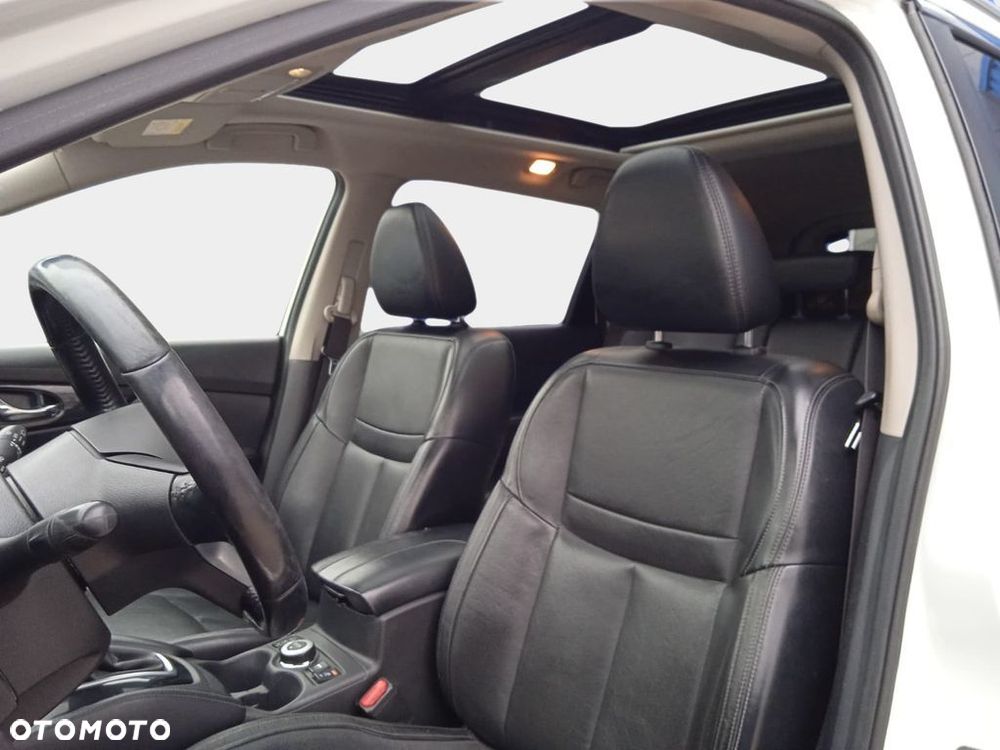 Nissan X-Trail 2.0 dCi Tekna 4WD Xtronic - 32