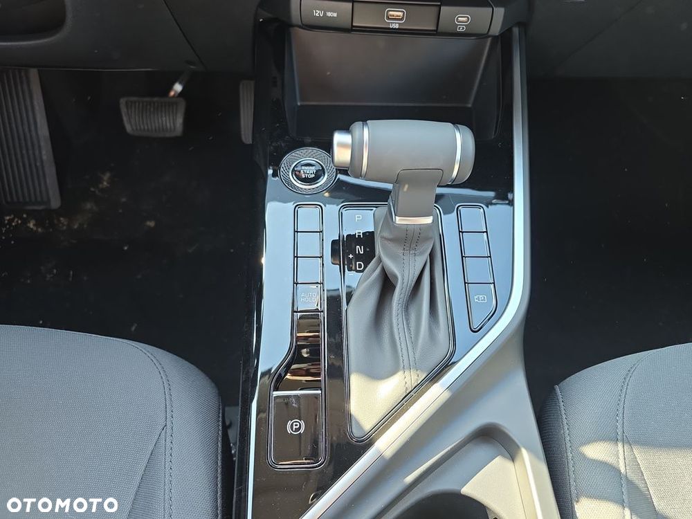 Kia Niro 1.6 GDI Hybrid M - 25