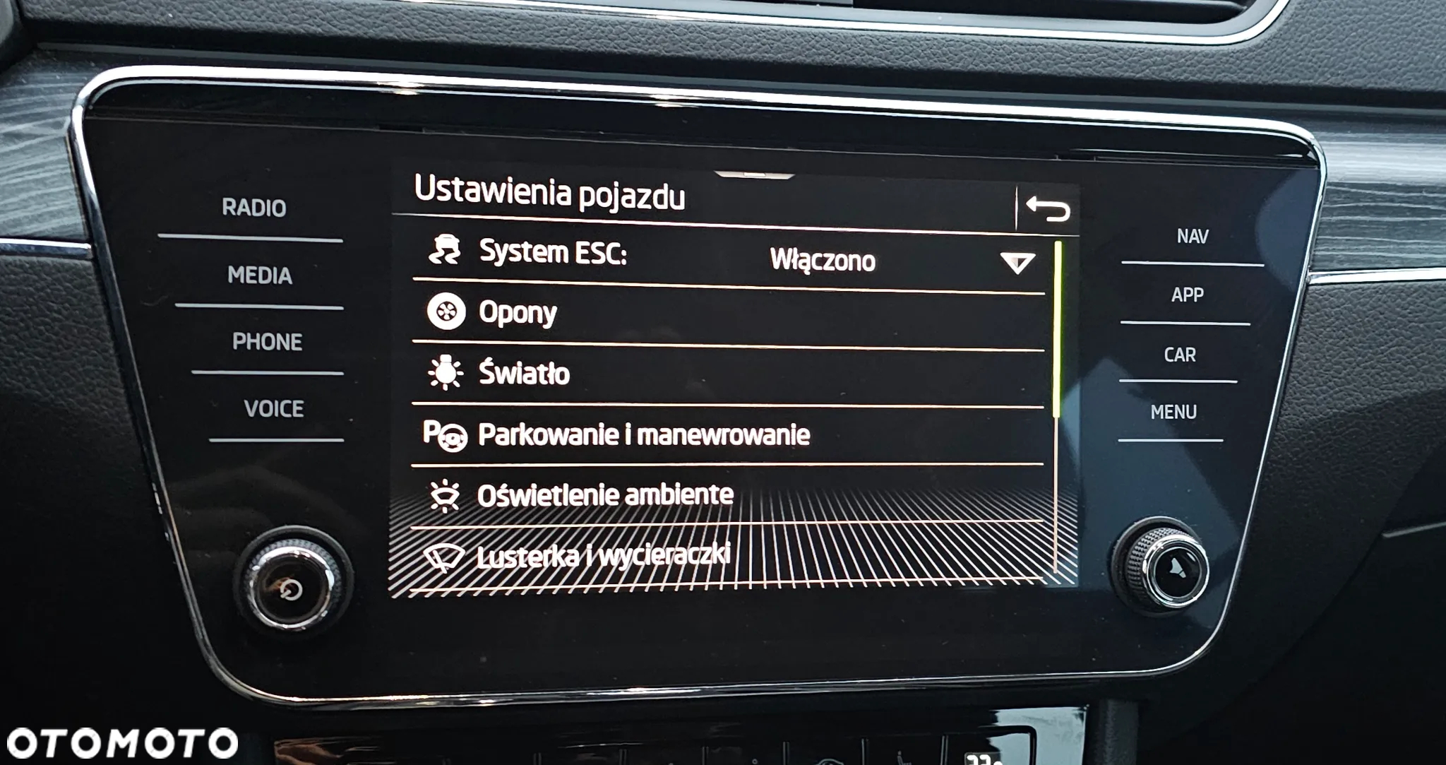 Skoda Superb Combi 2.0 TDI DSG Premium Edition - 29