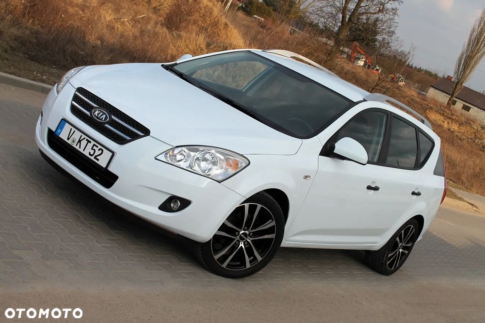 Kia Ceed - 1