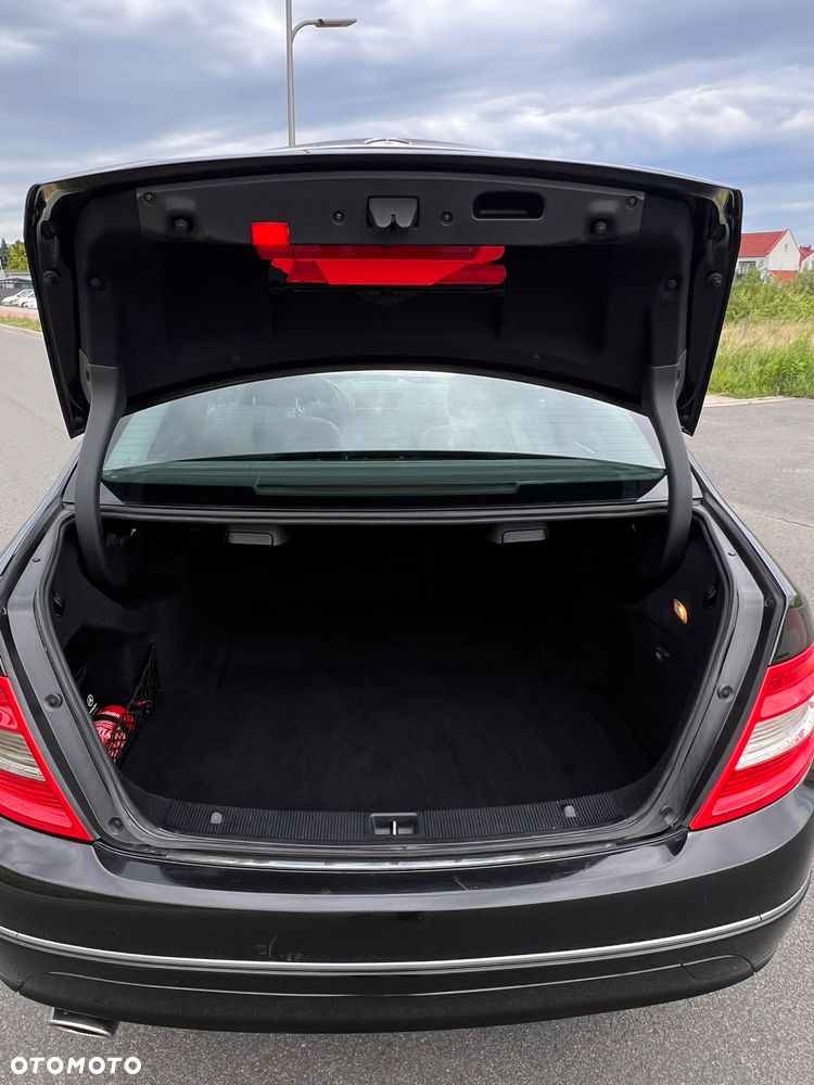 Mercedes-Benz Klasa C 220 CDI DPF Automatik Avantgarde - 13