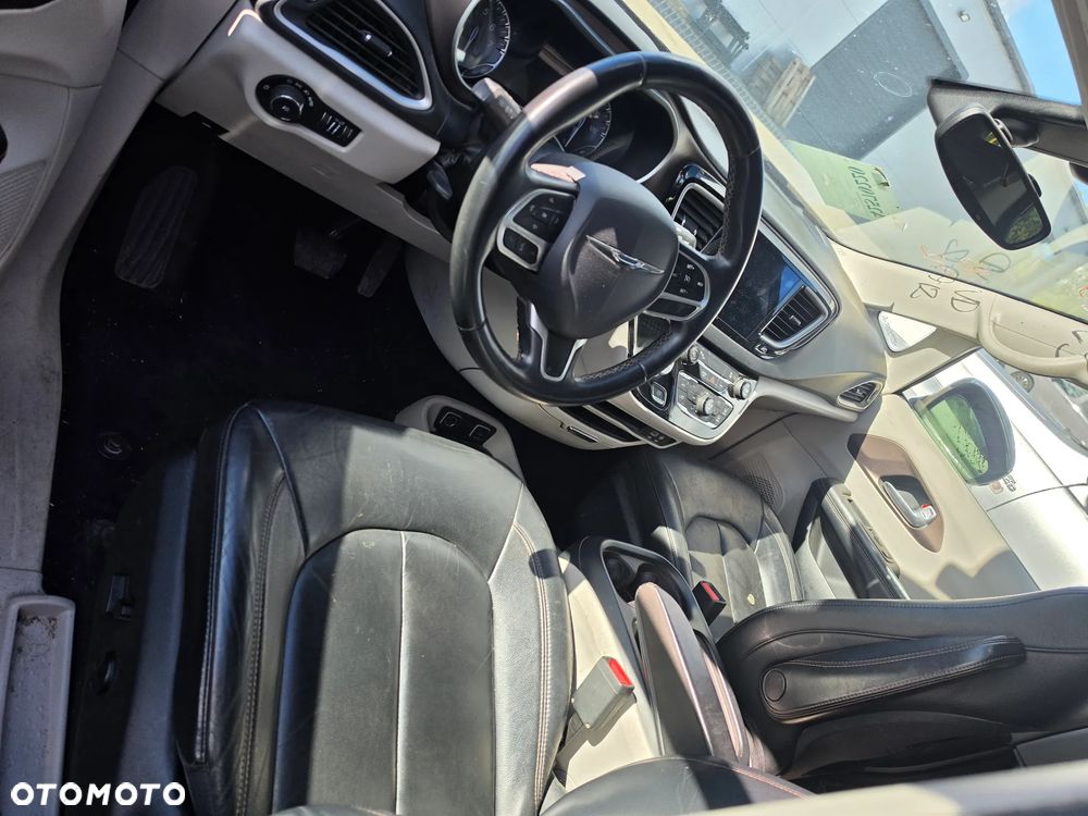 Chrysler Pacifica 2017 photo 5