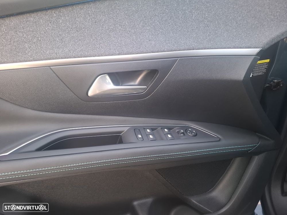 Peugeot 3008 1.6 Hybrid Allure e-EAT8 - 27
