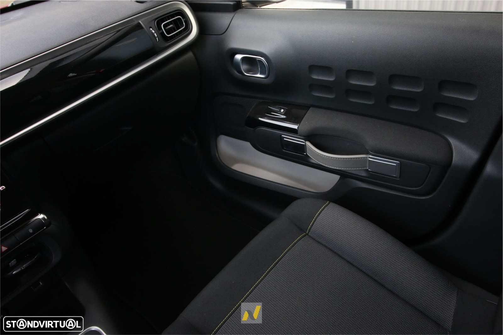 Citroën C3 1.2 PureTech Shine - 12