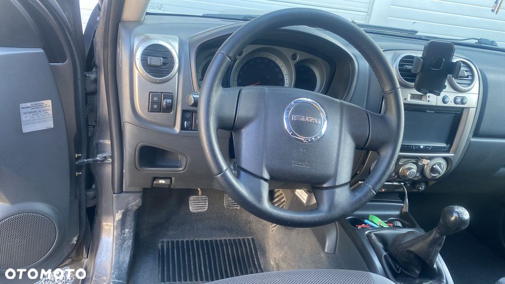 Isuzu D-Max 3.0d DC LS - 12