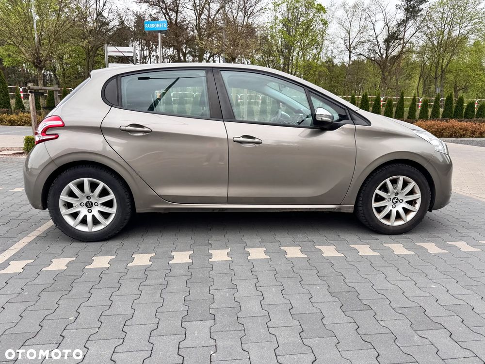 Peugeot 208 PureTech 82 Urban Move - 5