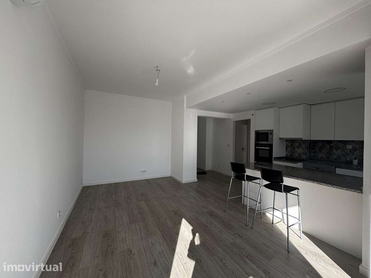 Apartamento T3 totalmente remodelado em Carnaxide - Grande imagem: 4/19