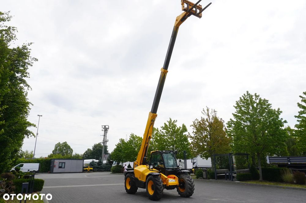 JCB 535-95 / 2021 / 3,5 t / zasięg 9,5 m / joystick - 18