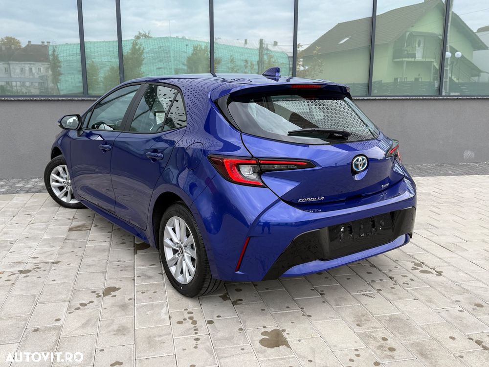 Toyota Corolla 1.8 Hybrid Business Edition - 3