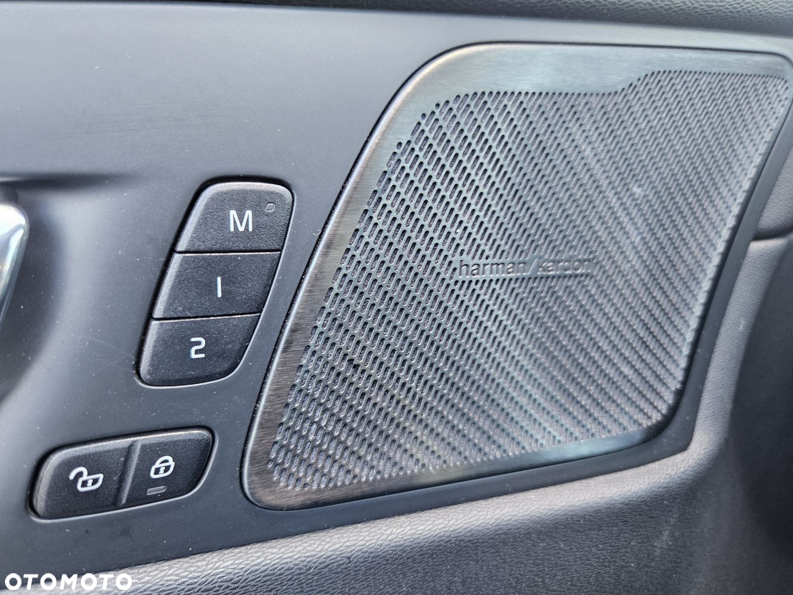 Volvo XC 60 - 30