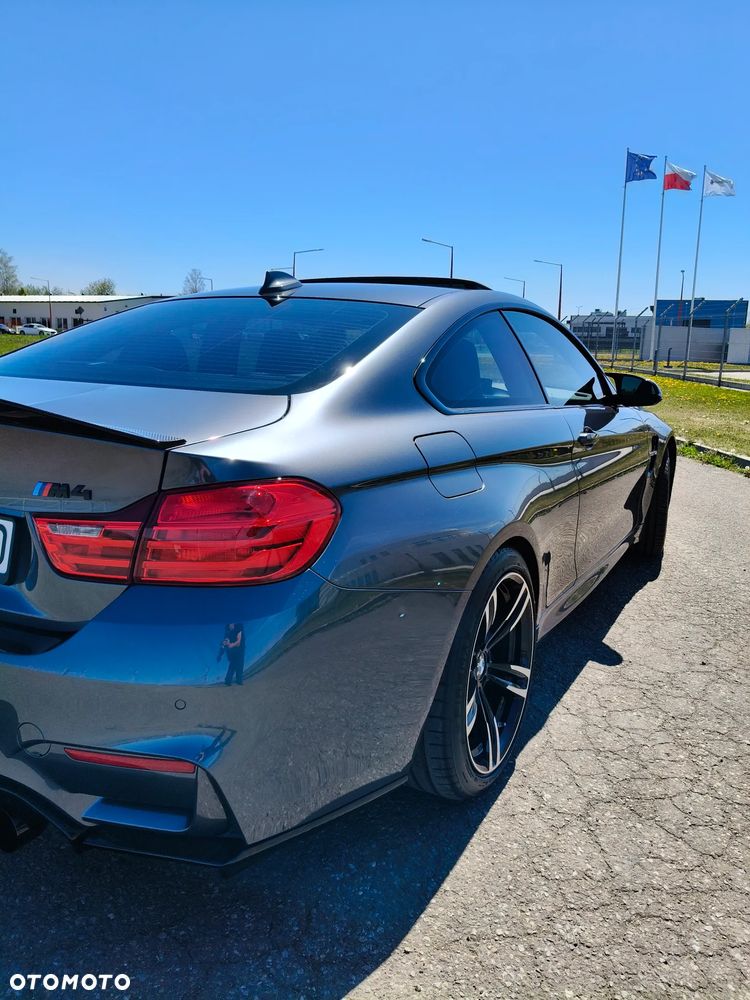 BMW M4 DKG - 15