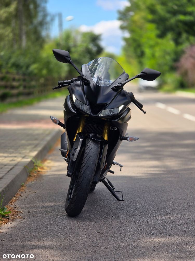 Yamaha YZF - 24