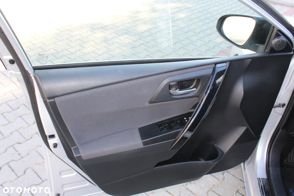 Toyota Auris - 5