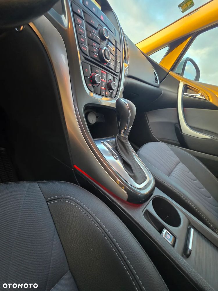 Opel Astra 1.4 T Cosmo - 22