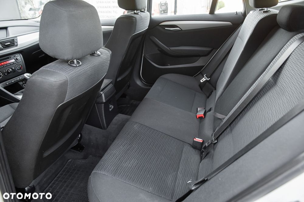 BMW X1 sDrive18d xLine - 22