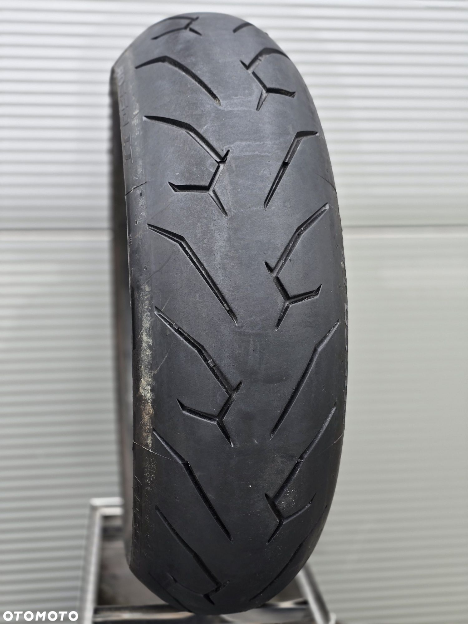 Opona Pirelli Diablo Rosso II 180/55/17 - 2