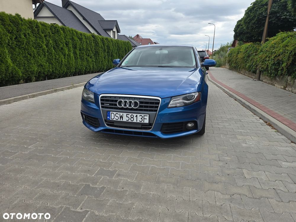 Audi A4 Limousine - 1