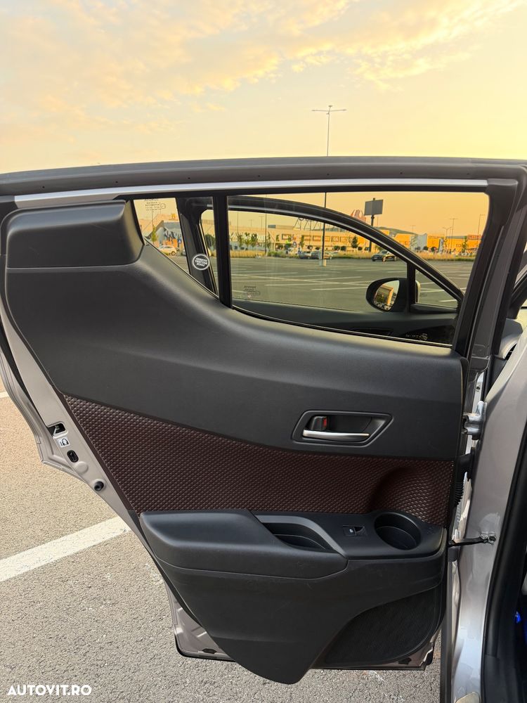Toyota C-HR Lounge - 28