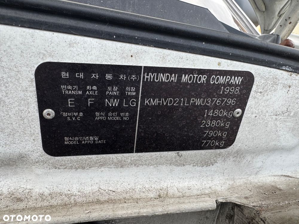 Hyundai Accent - 12