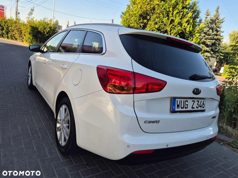 Kia Ceed 1.6 CRDi 128 Platinum Edition - 10