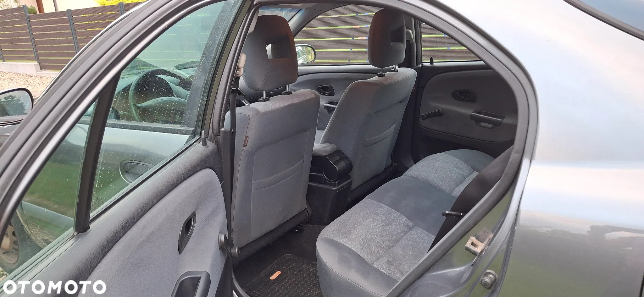Mitsubishi Carisma 1.6 Comfort - 15